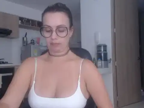 LovePaula online show from February 20, 1:14 am