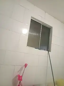 Snapshot of PrettahSantos chatting on February 19, 1:29 pm PrettahSantos online show from February 19, 1:29 pm