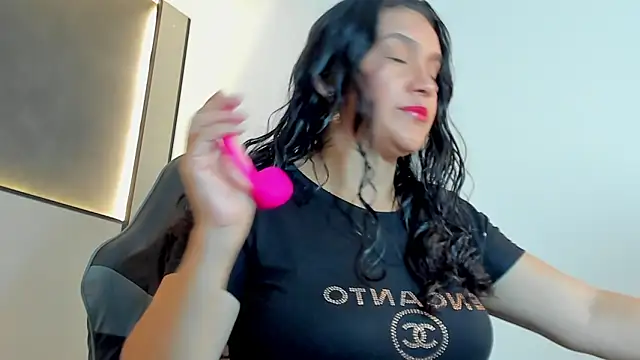 zoee zi online show from October 15, 7:03 pm