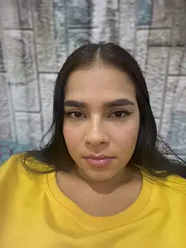 Snapshot of Valery_lux16 chatting on April 18, 10:32 pm Valery lux16 online show from April 18, 10:32 pm