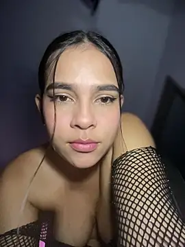 Snapshot of Valery_lux16 chatting on May 27, 3:25 am Valery lux16 online show from May 27, 3:25 am