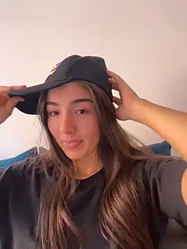 Snapshot of Innerpeace_ chatting on December 13, 7:53 pm Innerpeace online show from December 13, 7:53 pm