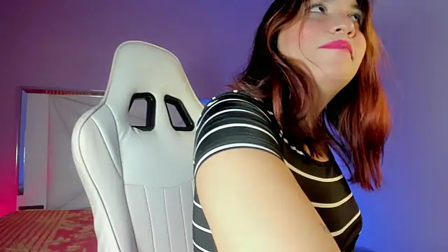 Snapshot of Isabela_saenz chatting on October 15, 3:23 pm Isabela saenz online show from October 15, 3:23 pm