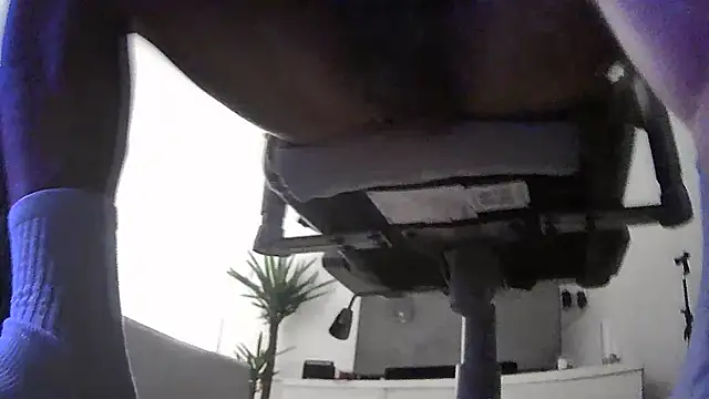 Snapshot of GymKing99 chatting on October 15, 8:42 pm GymKing99 online show from October 15, 8:42 pm