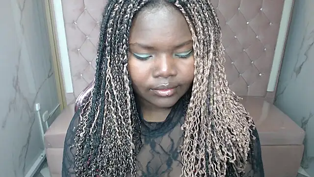 Snapshot of Soffia_b chatting on October 4, 3:15 am Soffia b online show from October 4, 3:15 am