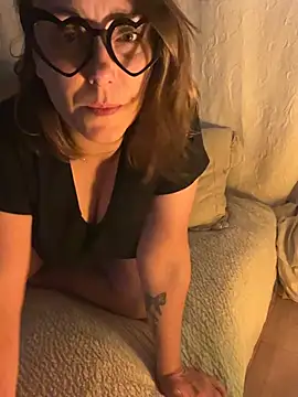 Reine du Vice84 online show from January 11, 4:01 pm