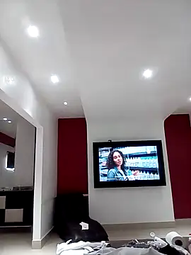 Snapshot of transreyna chatting on March 1, 7:48 pm transreyna online show from March 1, 7:48 pm