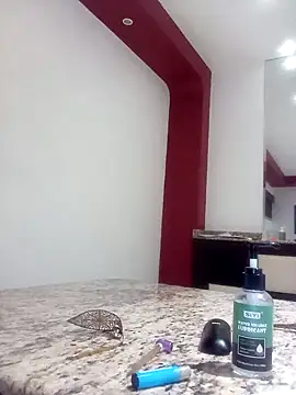 Snapshot of transreyna chatting on March 2, 3:34 am transreyna online show from March 2, 3:34 am