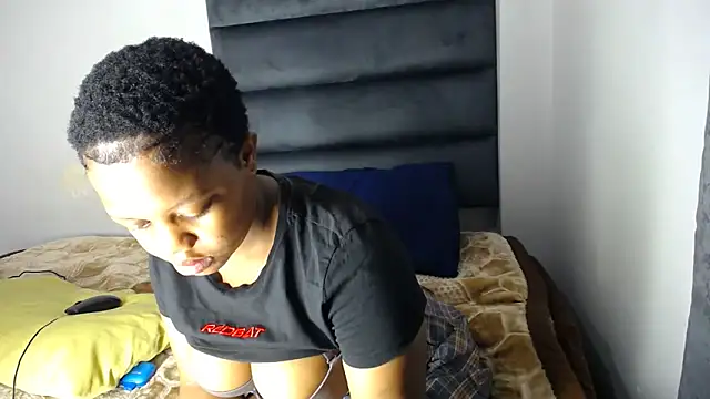 Juiceybileh online show from October 22, 8:30 pm