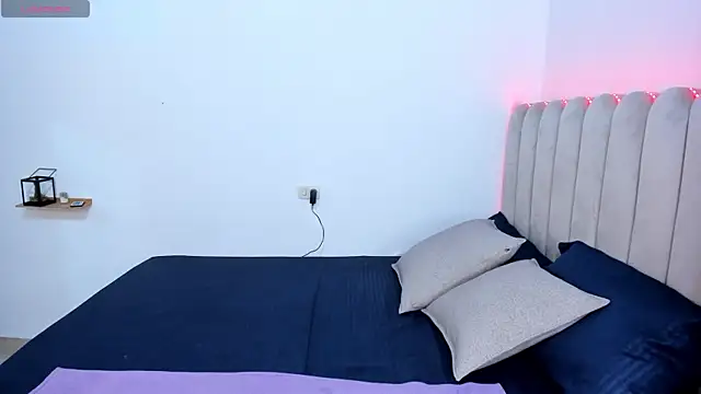 danika moriii online show from December 17, 11:33 pm