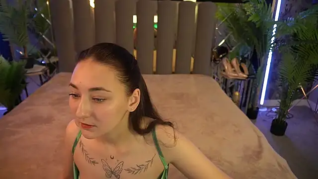 SashaDuvalle online show from October 4, 7:06 am