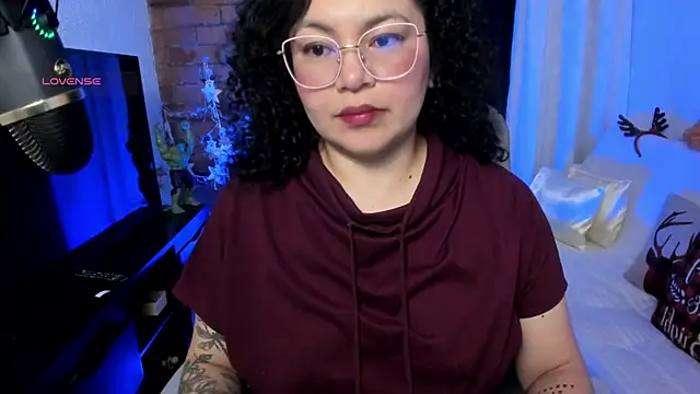 Chubby Licius online show from December 17, 12:27 am