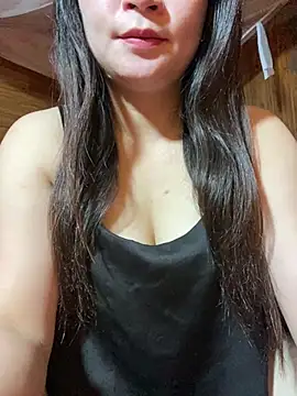 violet-00 online show from May 15, 11:34 pm