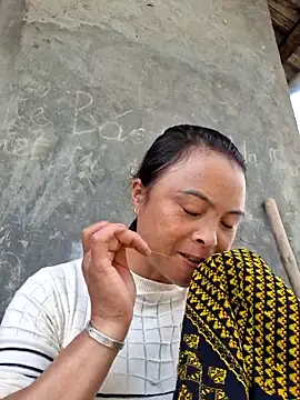 xuxulovezz online show from October 13, 2:55 am