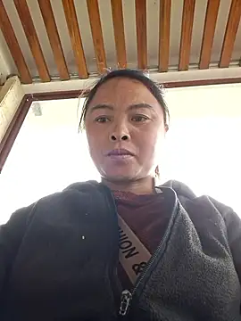 xuxulovezz online show from December 16, 5:56 am