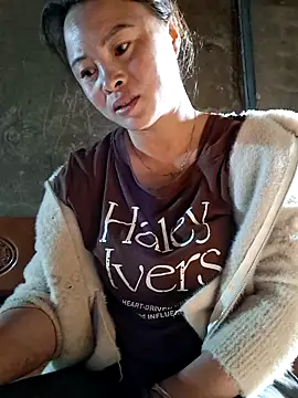 xuxulovezz online show from March 18, 1:53 am