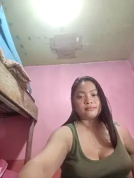 Snapshot of radiantbloom chatting on January 7, 1:52 am radiantbloom online show from January 7, 1:52 am