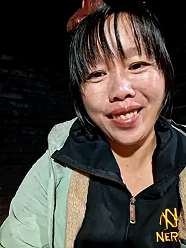 helenzz online show from November 17, 11:38 am