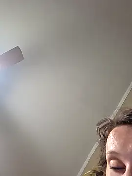 brunettebabexo3 online show from October 24, 7:27 am