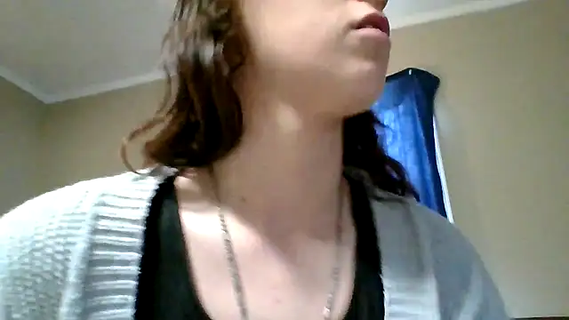 brunettebabexo3 online show from October 27, 6:01 pm