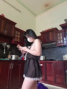 Helen-Tran online show from October 16, 1:17 am