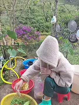 Helen-Tran online show from October 29, 2:58 am