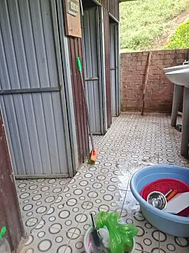 Helen-Tran online show from November 25, 6:02 am