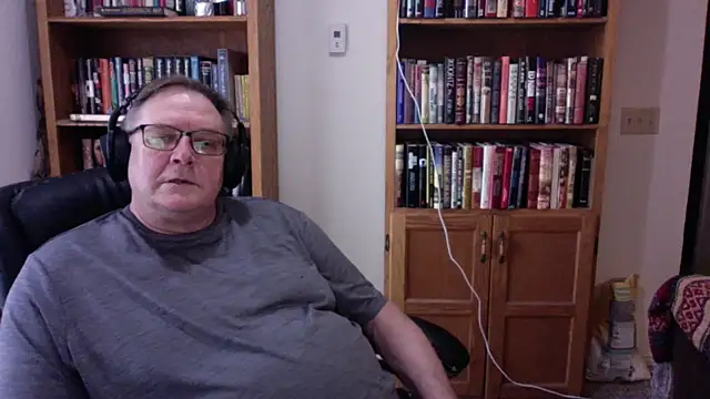Vinyl22xh online show from June 16, 12:02 am