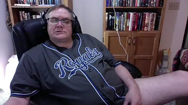 Vinyl22xh online show from June 16, 8:44 pm