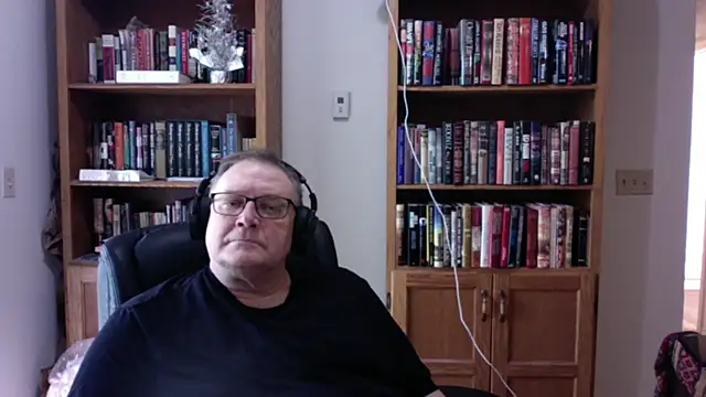 Vinyl22xh online show from July 1, 9:36 pm