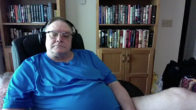 Vinyl22xh online show from July 14, 6:02 pm