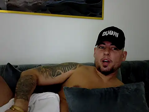 Snapshot of maximus888A chatting on September 29, 1:55 am maximus888A online show from September 29, 1:55 am