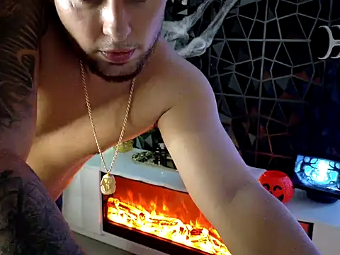 Snapshot of maximus888A chatting on October 24, 10:28 pm maximus888A online show from October 24, 10:28 pm