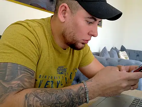 Snapshot of maximus888A chatting on March 26, 7:47 am maximus888A online show from March 26, 7:47 am