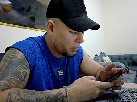 Snapshot of maximus888A chatting on March 27, 8:19 pm maximus888A online show from March 27, 8:19 pm