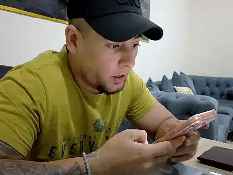 Snapshot of maximus888A chatting on April 2, 8:50 pm maximus888A online show from April 2, 8:50 pm