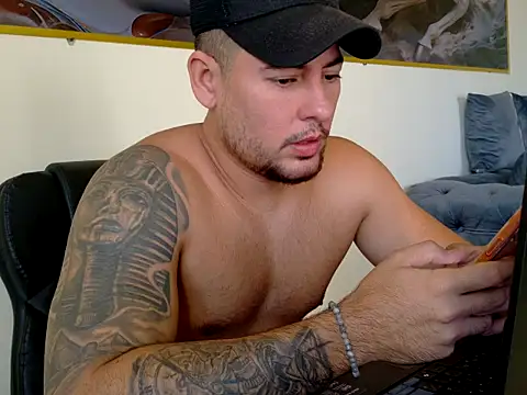 Snapshot of maximus888A chatting on May 16, 5:26 am maximus888A online show from May 16, 5:26 am