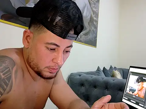 Snapshot of maximus888A chatting on May 28, 6:38 pm maximus888A online show from May 28, 6:38 pm