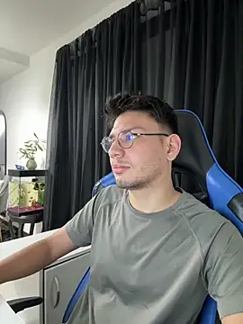 Snapshot of marcuswildx chatting on January 6, 10:41 am marcuswildx online show from January 6, 10:41 am