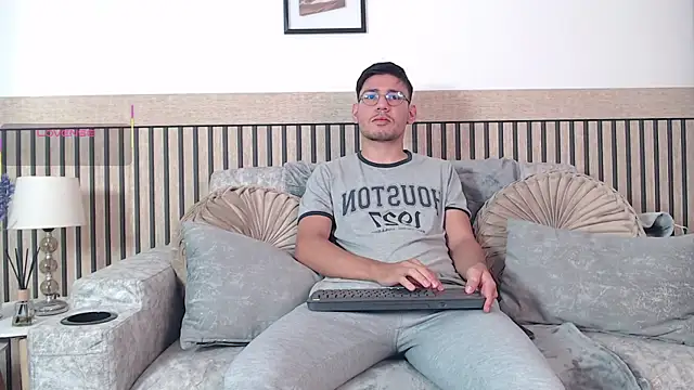 Snapshot of marcuswildx chatting on January 7, 2:52 pm marcuswildx online show from January 7, 2:52 pm