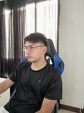 Snapshot of marcuswildx chatting on March 3, 11:49 am marcuswildx online show from March 3, 11:49 am