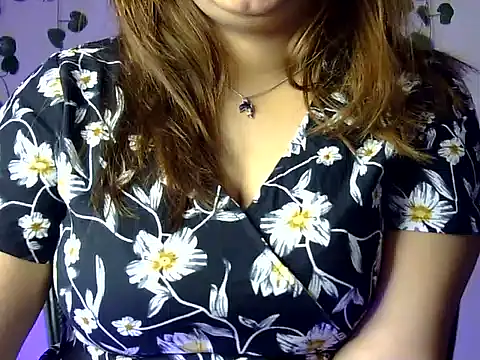 Snapshot of Aaliya02 chatting on February 1, 11:25 pm Aaliya02 online show from February 1, 11:25 pm