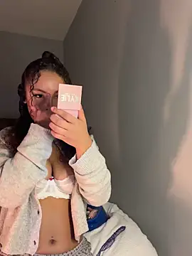 OliviaAshhh online show from November 22, 9:47 pm