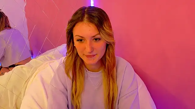 Snapshot of Anaayss_ chatting on October 1, 5:13 am Anaayss online show from October 1, 5:13 am