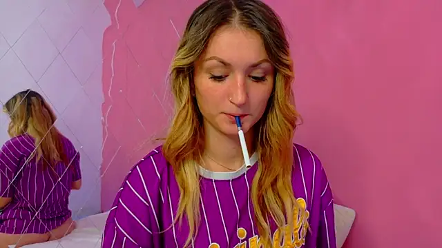 Snapshot of Anaayss_ chatting on October 17, 4:59 am Anaayss online show from October 17, 4:59 am