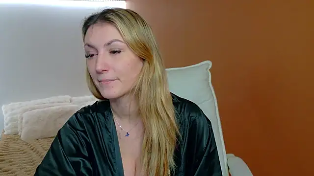 Anaayss  online show from January 19, 5:33 am