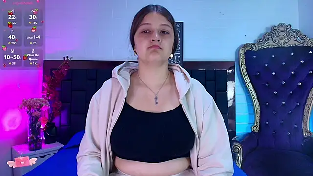 Krystal Heartss online show from December 4, 12:58 pm