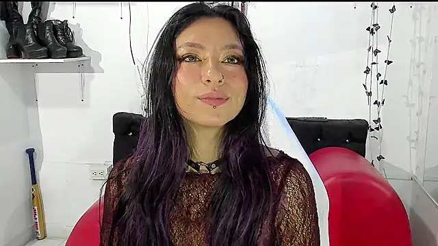 Snapshot of ValeryTatto chatting on July 2, 12:44 pm ValeryTatto online show from July 2, 12:44 pm