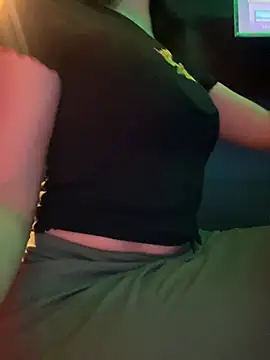 LlianneDiamond1 online show from July 25, 2:53 am