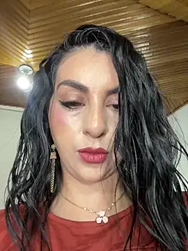 LlianneDiamond1 online show from August 4, 4:53 pm